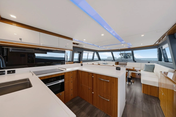 2025 Riviera 72
