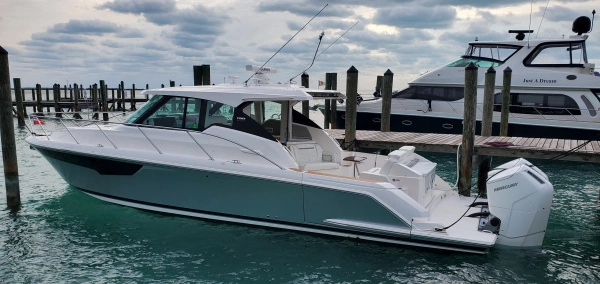 2022 Tiara Yachts 43