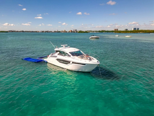 2023 Cruisers Yachts 42
