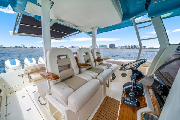 2025 Boston Whaler 38