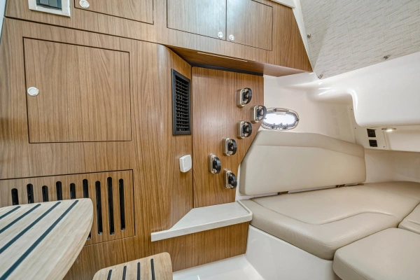 2025 Boston Whaler 38