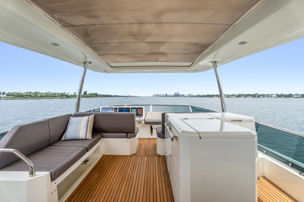 2018 Prestige 63
