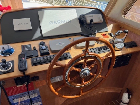2006 Mainship 43