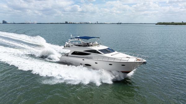 SOLARIS 65ft Uniesse Yacht For Sale