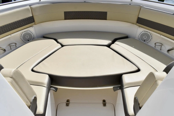 2019 Pursuit 32