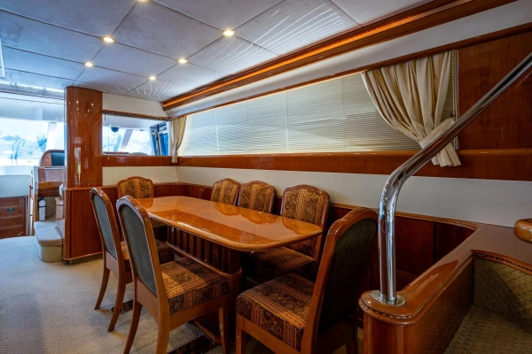 2000 Princess 72