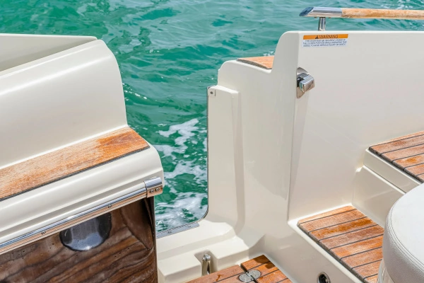 2023 Chris-Craft 35