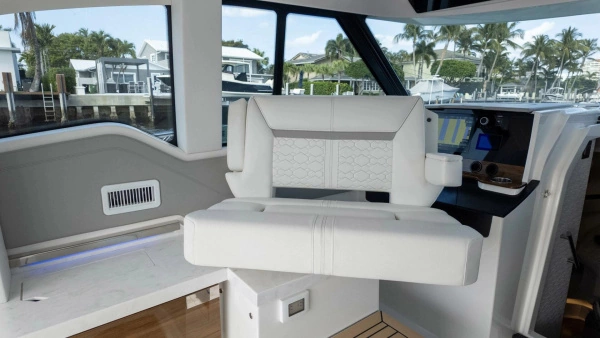 2022 Tiara Yachts 43