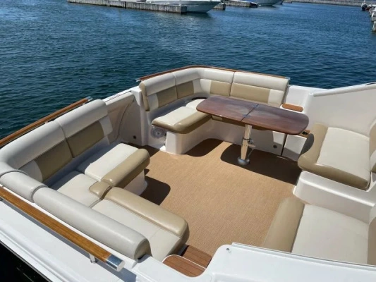 2012 Tiara Yachts 31