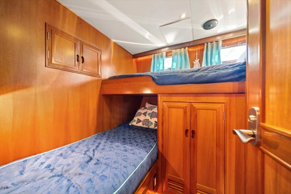 2000 Ocean Alexander 61