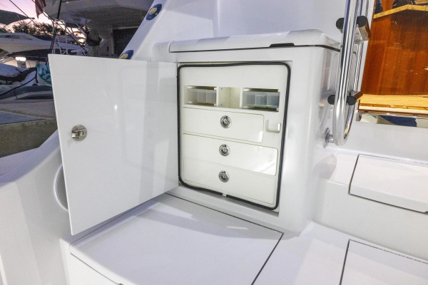 70ft Hatteras Yacht For Sale
