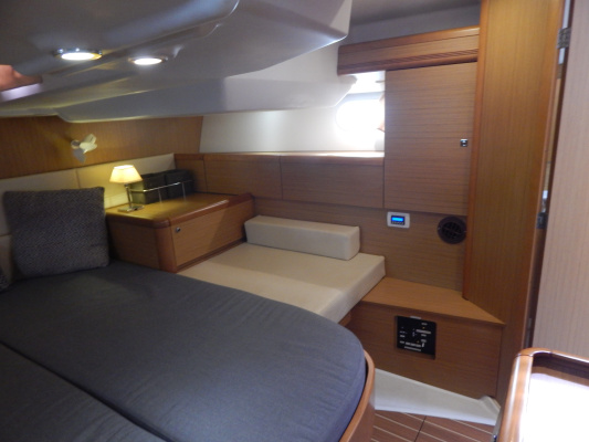 Respite 50ft Jeanneau Yacht For Sale
