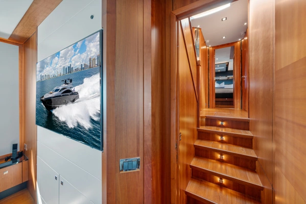 Sunseeker Predator 84 Yacht For Sale