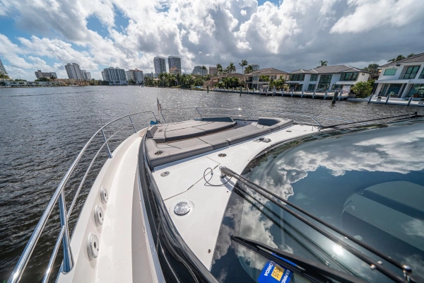2022 Sunseeker 65