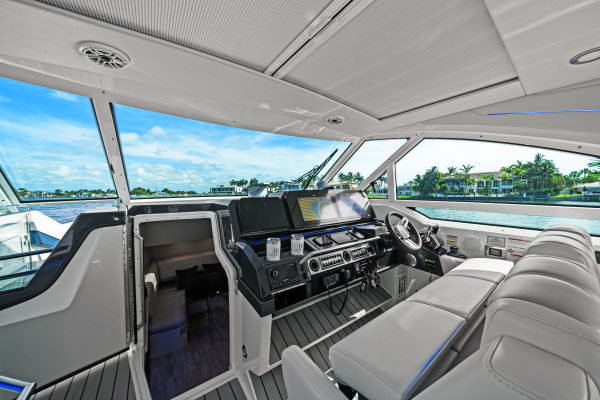 LADY CHAMPAGNE 2 40ft Formula Yacht For Sale