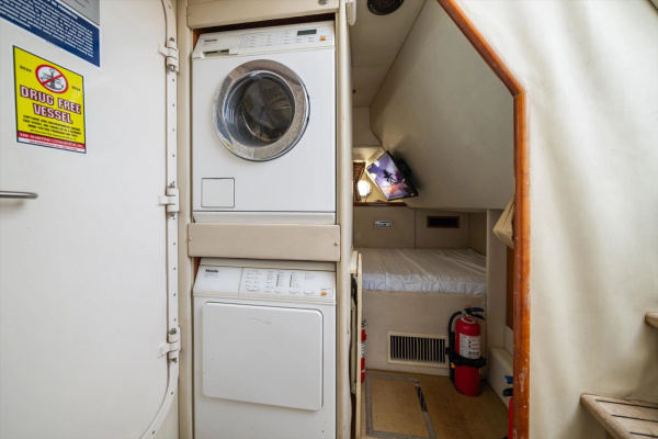 VANGUARD 82ft Sunseeker Yacht For Sale