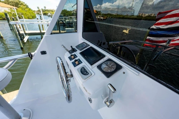 2004 Hatteras 60
