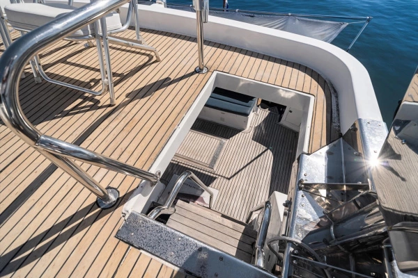 2000 Ocean Alexander 61