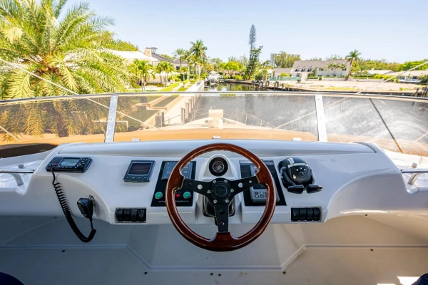 2000 Princess 72
