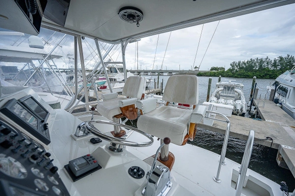 1998 Viking 47
