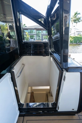 2022 Sunseeker 65