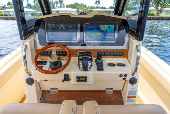 2019 Chris-Craft 30