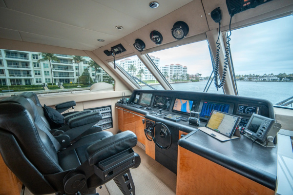 DARE TO DREAM 76ft Lazzara Yachts Yacht For Sale