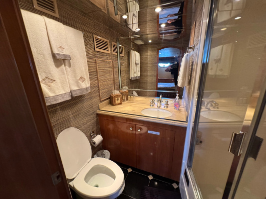 PERFECT LA DEE 75ft Hatteras Yacht For Sale