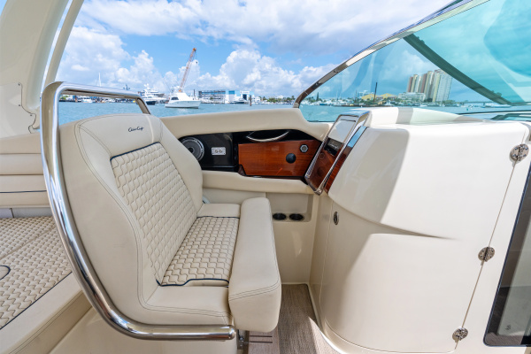 35ft Chris Craft Yacht For Sale