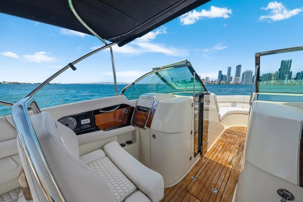 2023 Chris-Craft 35