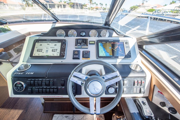 Sea Ray Sundancer 510 Yacht For Sale