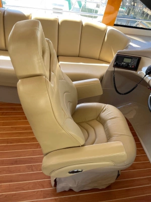 2006 Carver 56