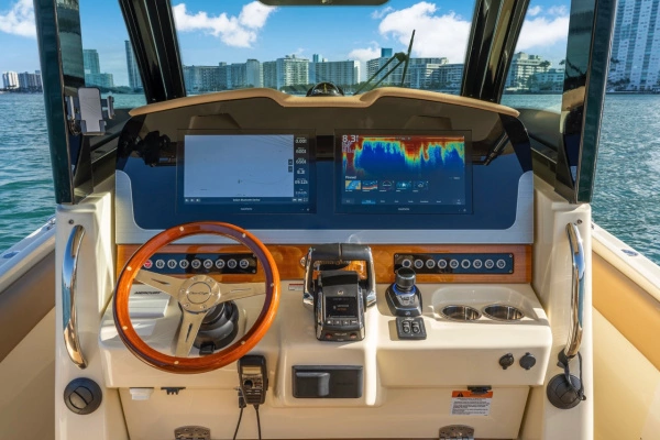 2022 Chris-Craft 30