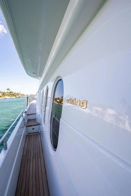 2000 Princess 72