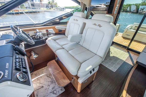 Sea Ray Sundancer 510 Yacht For Sale