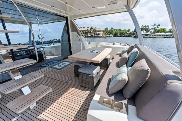 2018 Prestige 68