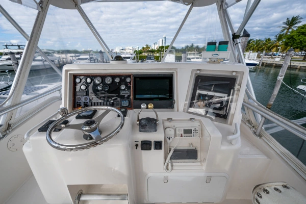2001 Bertram 39