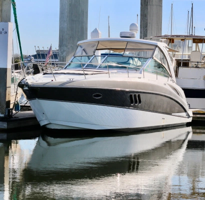 2013 Cruisers Yachts 38