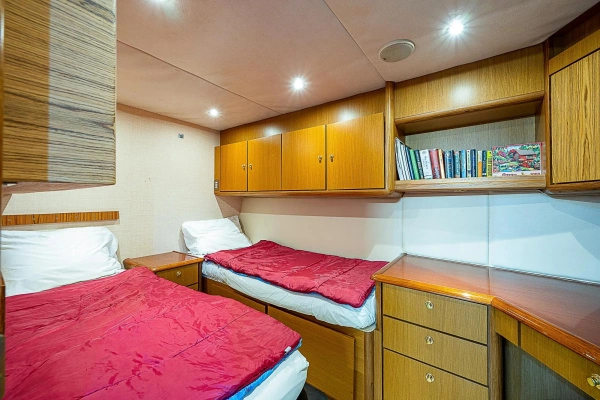 2003 Ocean Yachts 65