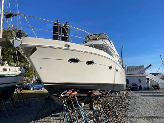 2006 Carver 56