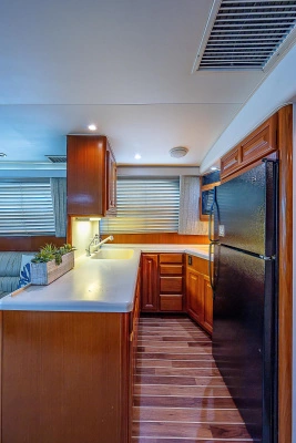 1998 Viking 47