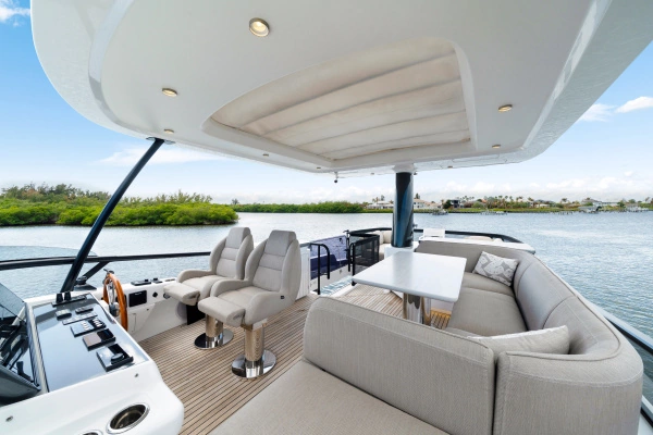 Azimut Magellano 60 Yacht For Sale