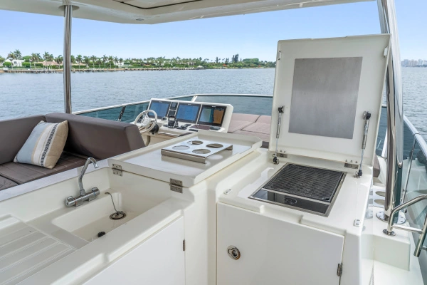 2018 Prestige 63