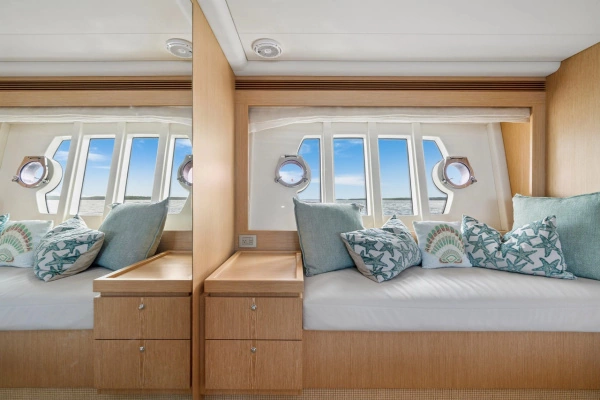 2013 Ferretti Yachts 62