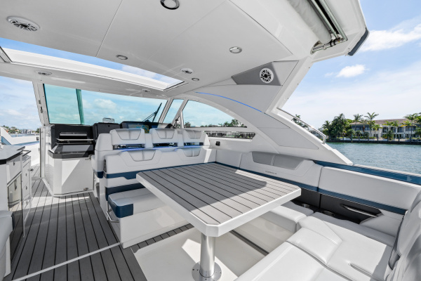 LADY CHAMPAGNE 2 40ft Formula Yacht For Sale