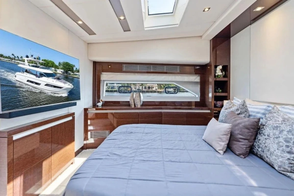 2018 Prestige 68
