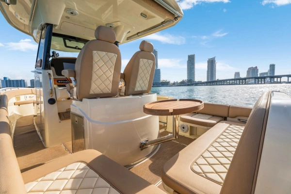 2022 Chris-Craft 30