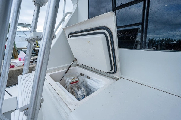 1998 Viking 47
