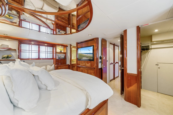 Aphrodite 80ft Lazzara Yachts Yacht For Sale