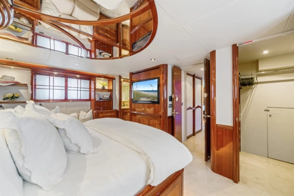 Lazzara Yachts 80 Open Fly Yacht For Sale